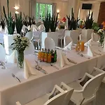 Falcon Hotel