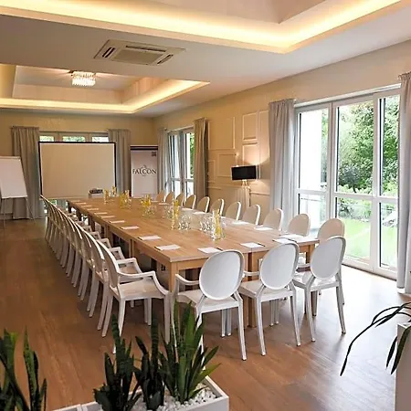 Falcon Hotel 3*