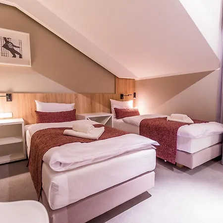 Hotel Falcon 3*
